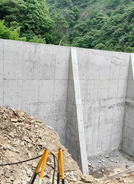 三门峡义马重力式挡土墙